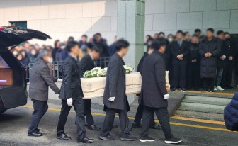 고(故) 이선균, 갑작스런 별세에 시민들 "안타깝다"