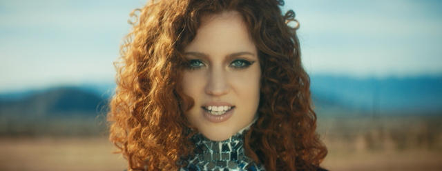 hold_my_hand_jess_glynne_2.jpg hold_my_hand_jess_glynne_2.jpg