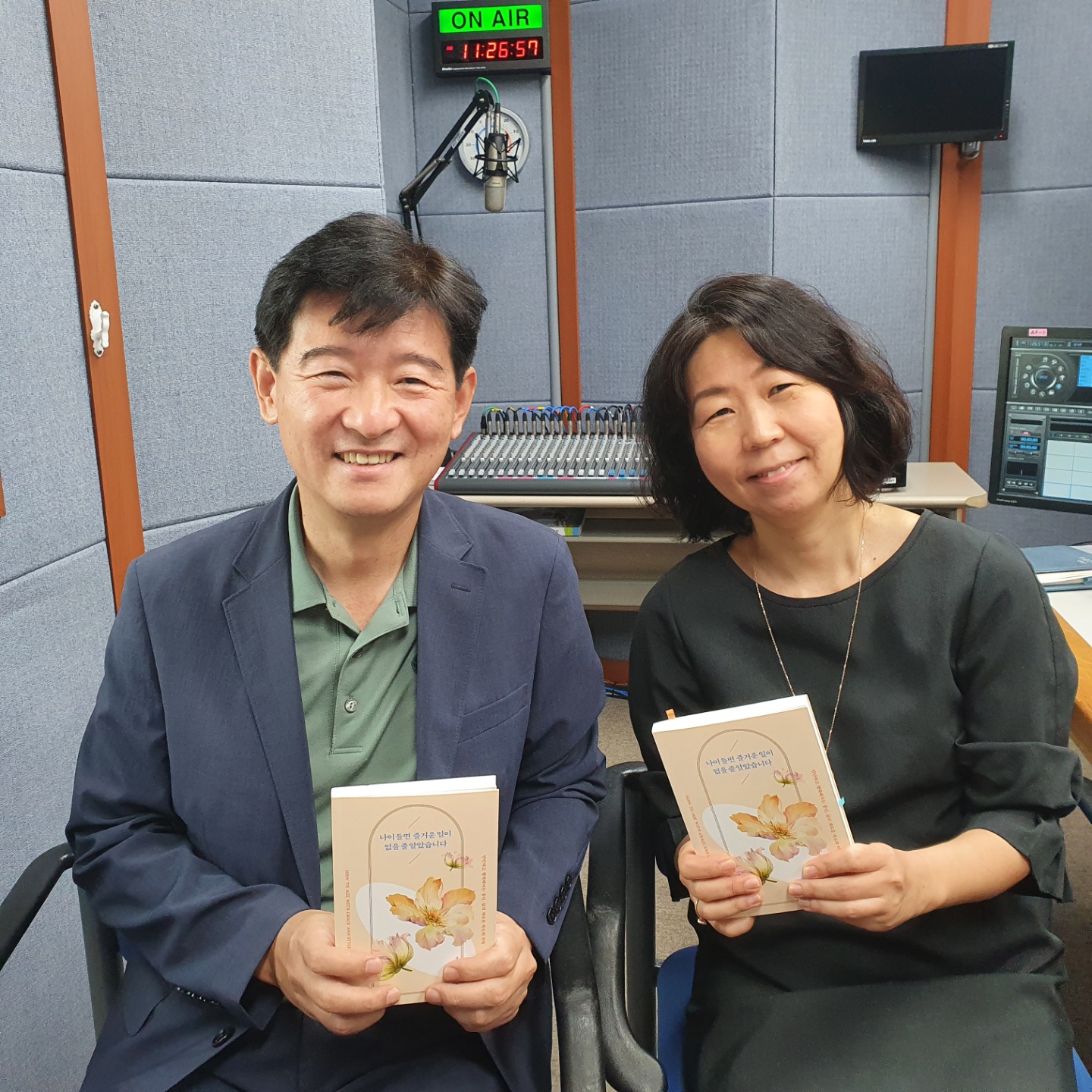 전윤정작가.jpg 전윤정작가.jpg