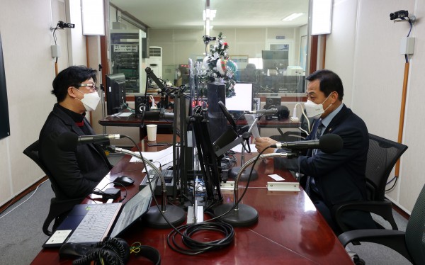 2020-12-29_장현국_의장_경인방송_라디오_녹화_스케치_원본_007.JPG
